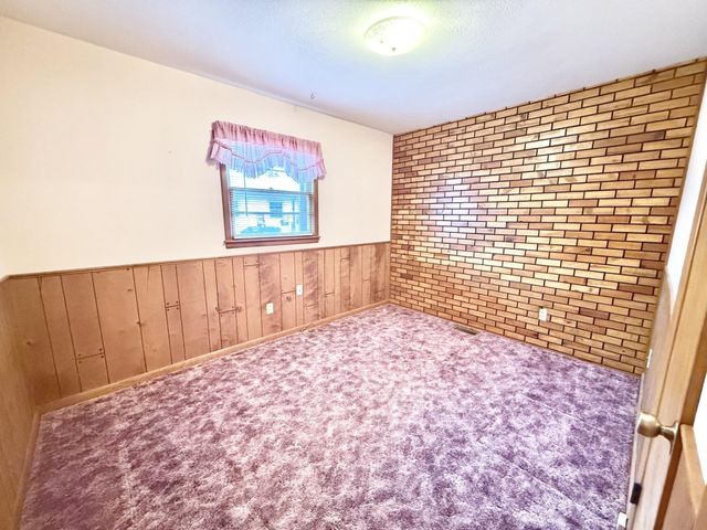 3235 S Gordon Ave, Wichita, KS 67217