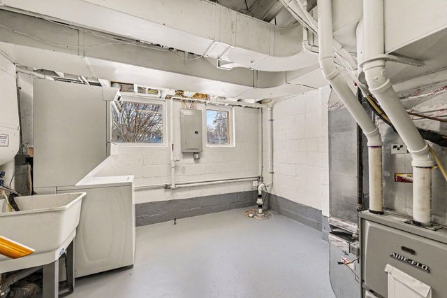 2644 Whitewood Street, Ann Arbor, MI 48104