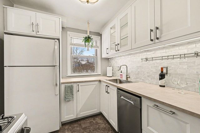 2644 Whitewood Street, Ann Arbor, MI 48104