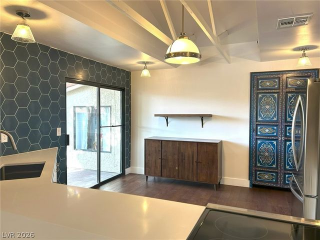 2101 Calle De Espana, Las Vegas, NV 89102