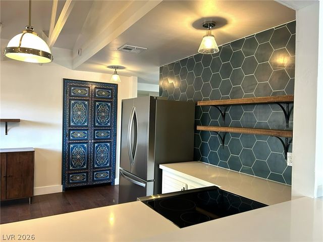 2101 Calle De Espana, Las Vegas, NV 89102
