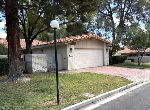 2101 Calle De Espana, Las Vegas, NV 89102