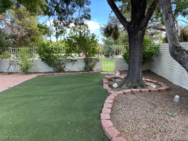 2101 Calle De Espana, Las Vegas, NV 89102
