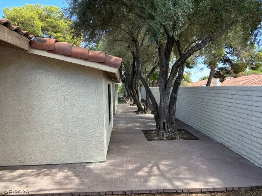 2101 Calle De Espana, Las Vegas, NV 89102 — photo 3