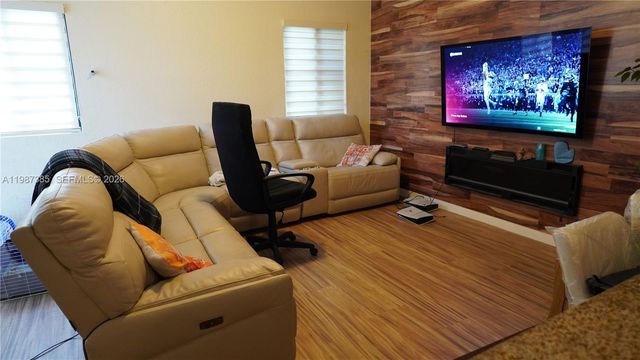 16869 SW 109th Pl, Miami, FL 33157