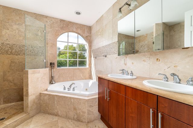 486 SW 5th Street, Fort Lauderdale, FL 33315