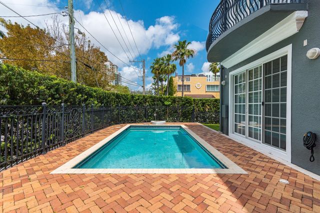 486 SW 5th Street, Fort Lauderdale, FL 33315