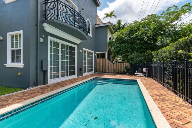 486 SW 5th Street, Fort Lauderdale, FL 33315