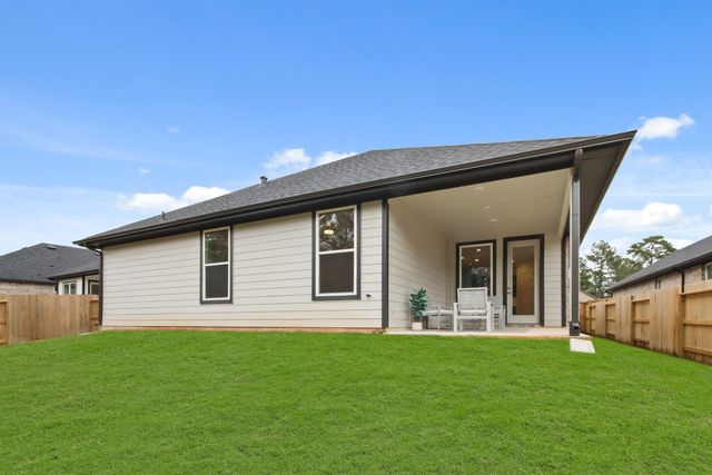 363 Springfield Terrace Drive, Conroe, TX 77304