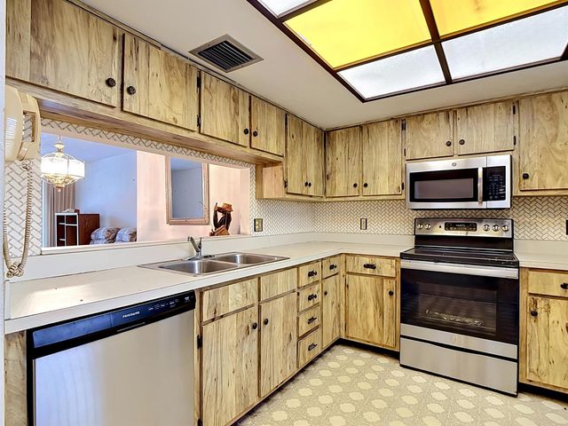 6146 Whiskey Creek Drive, Fort Myers, FL 33919