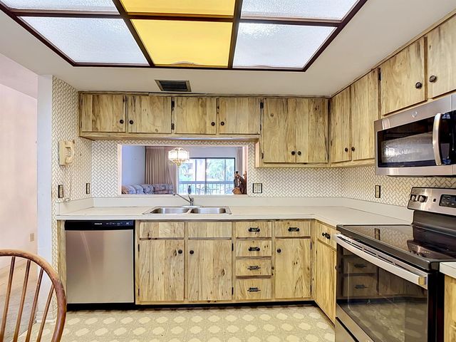 6146 Whiskey Creek Drive, Fort Myers, FL 33919