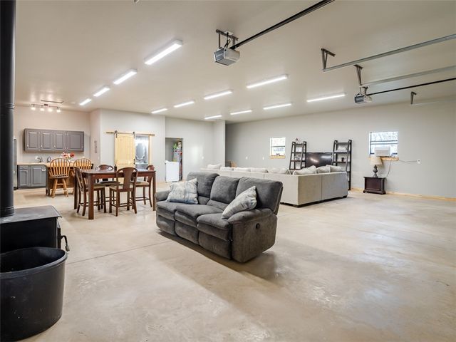13313 Pritchard Road, Gravette, AR 72736