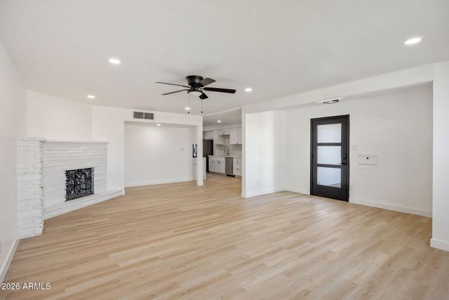 1209 W Pepper Place, Mesa, AZ 85201