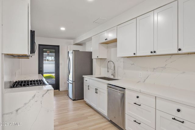 1209 W Pepper Place, Mesa, AZ 85201