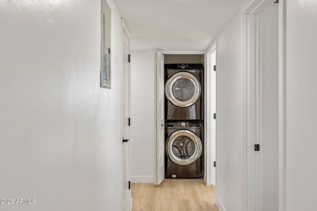 1209 W Pepper Place, Mesa, AZ 85201