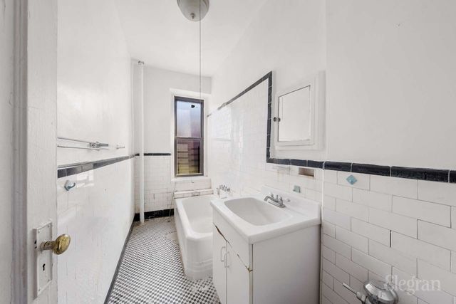 3716 83rd St Apt 4B, New York City, NY 11372