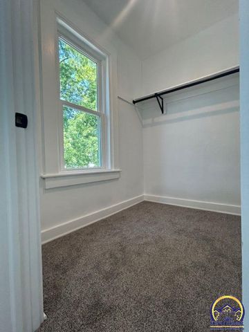 1024 SW Clay ST, Topeka, KS 66604