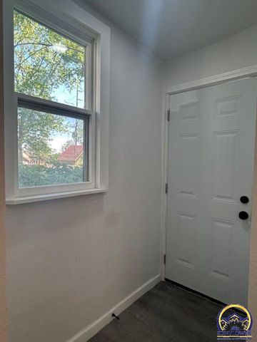1024 SW Clay ST, Topeka, KS 66604