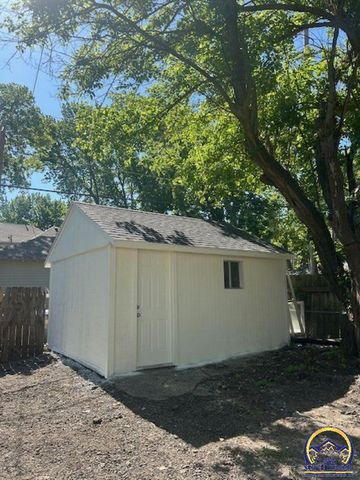 1024 SW Clay ST, Topeka, KS 66604