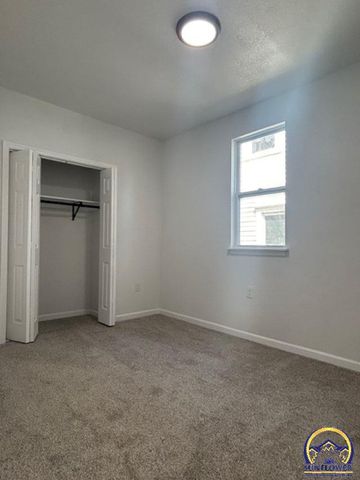 1024 SW Clay ST, Topeka, KS 66604