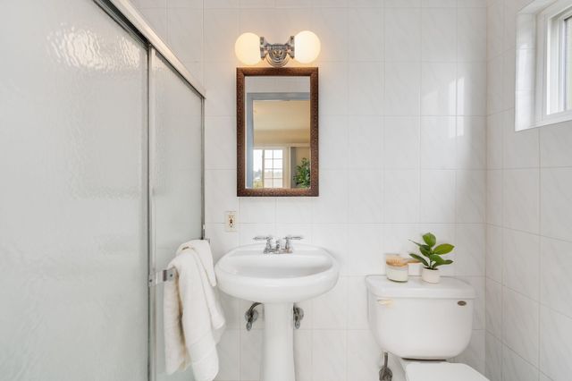 20 Marvin Court, Oakland, CA 94605