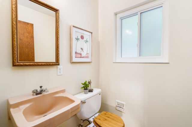 20 Marvin Court, Oakland, CA 94605