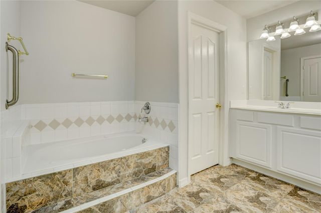 7630 N Linpar Court, Houston, TX 77040