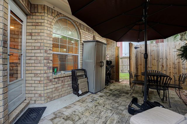 7630 N Linpar Court, Houston, TX 77040