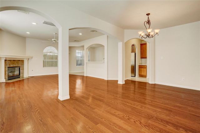 7630 N Linpar Court, Houston, TX 77040