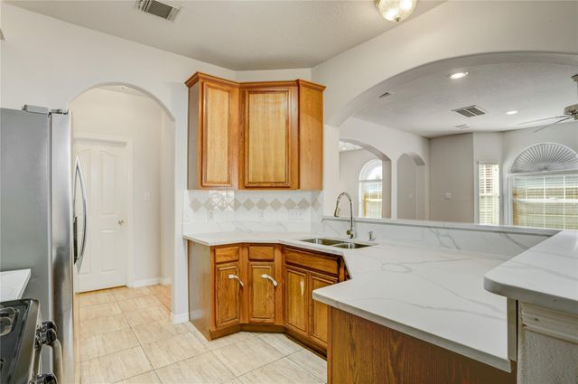 7630 N Linpar Court, Houston, TX 77040