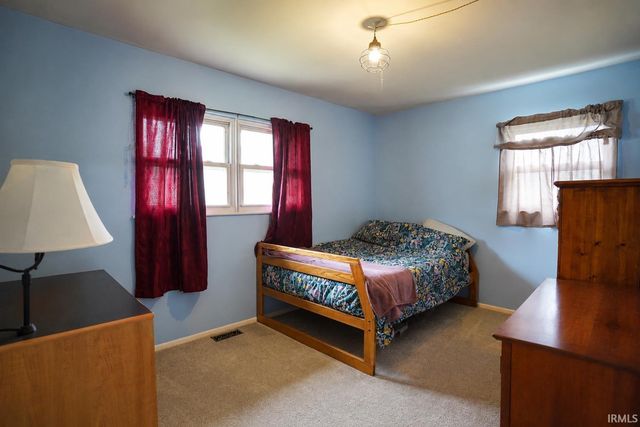 1225 Viking Drive, South Bend, IN 46628
