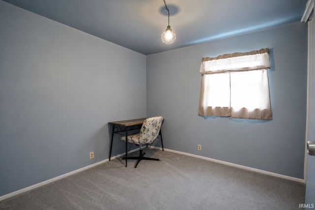 1225 Viking Drive, South Bend, IN 46628