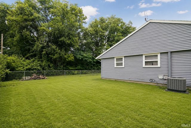 1225 Viking Drive, South Bend, IN 46628