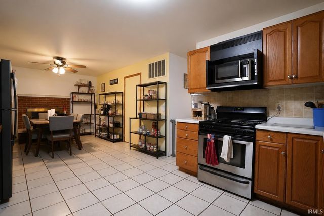 1225 Viking Drive, South Bend, IN 46628