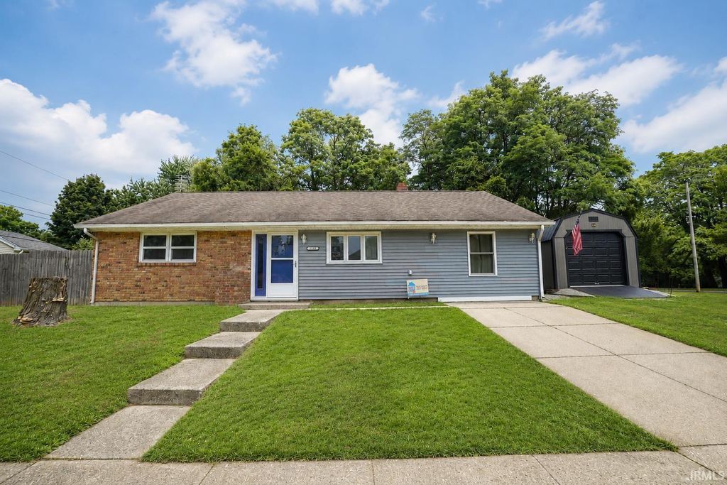 1225 Viking Drive, South Bend, IN 46628