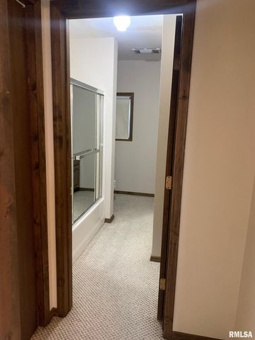 1109 N PARK Avenue, Herrin, IL 62948