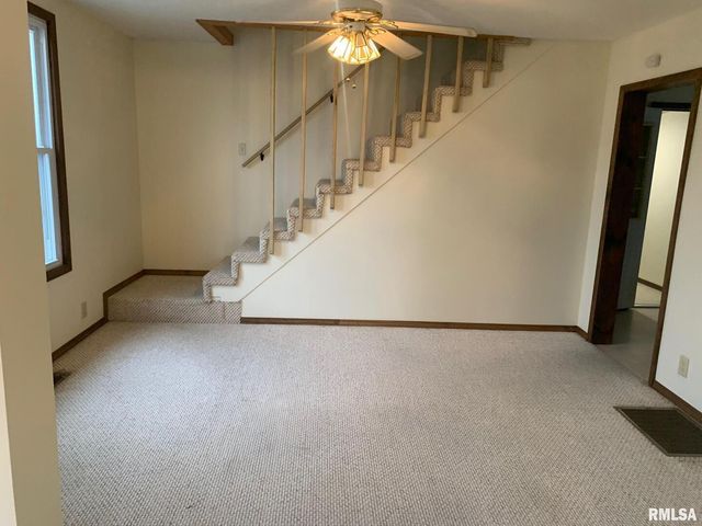 1109 N PARK Avenue, Herrin, IL 62948