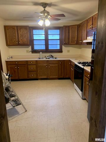 1109 N PARK Avenue, Herrin, IL 62948