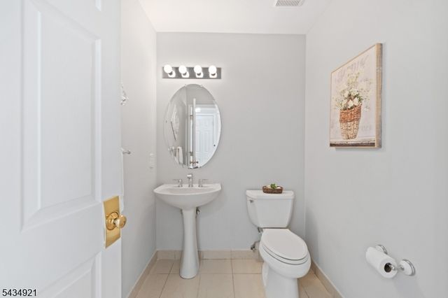 12 Montfort Dr, Montgomery Twp., NJ 08502
