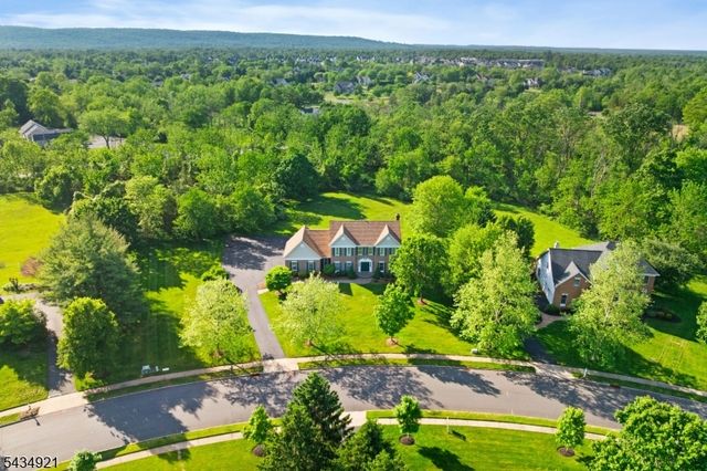 12 Montfort Dr, Montgomery Twp., NJ 08502