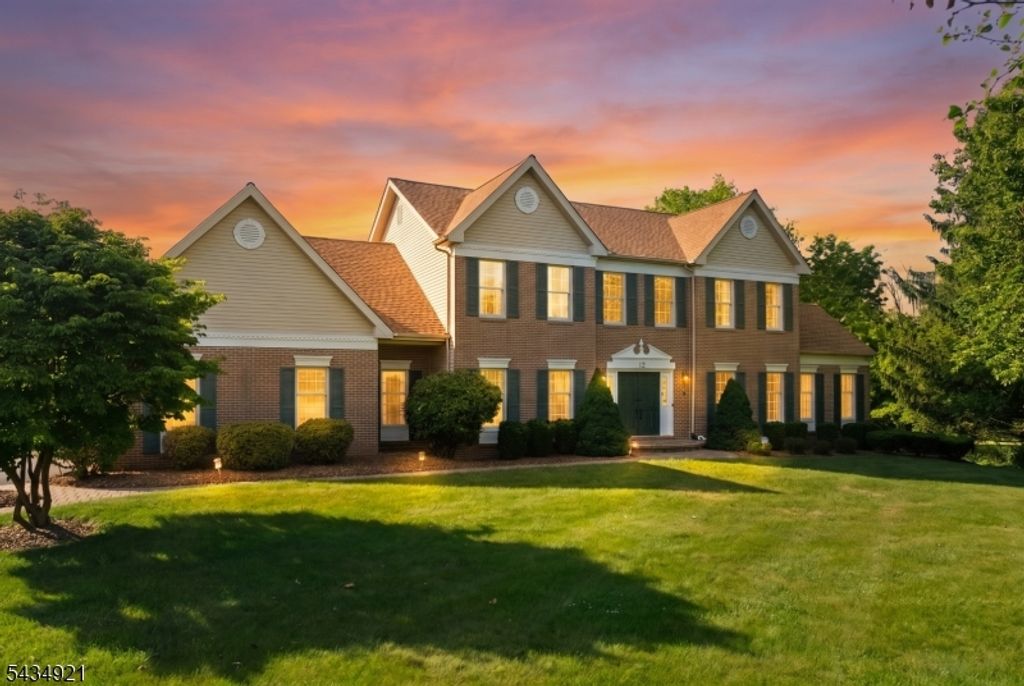 12 Montfort Dr, Montgomery Twp., NJ 08502