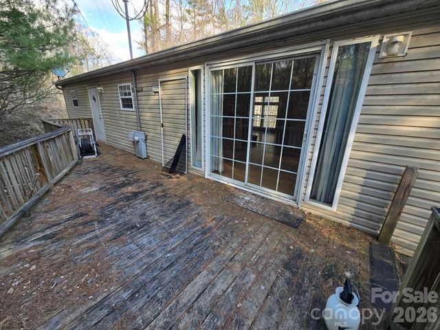 6 Woodland Street, Spruce Pine, NC 28777