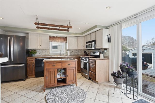 9 Saunders Road, Lynn, MA 01904