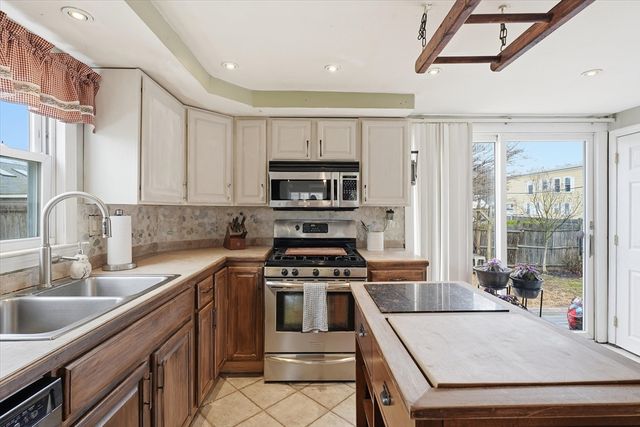 9 Saunders Road, Lynn, MA 01904