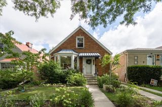 6752 W Rascher Avenue, Chicago, IL 60656