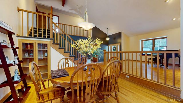 4318 K Road, Bark River, MI 49807