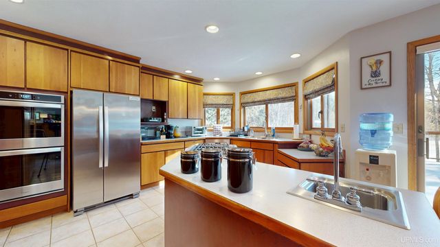 4318 K Road, Bark River, MI 49807