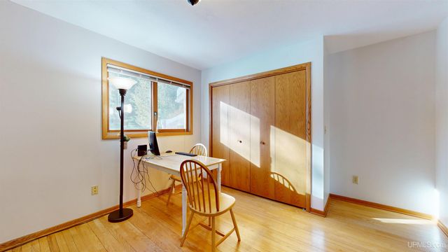 4318 K Road, Bark River, MI 49807