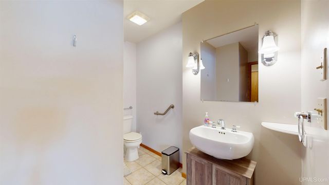 4318 K Road, Bark River, MI 49807