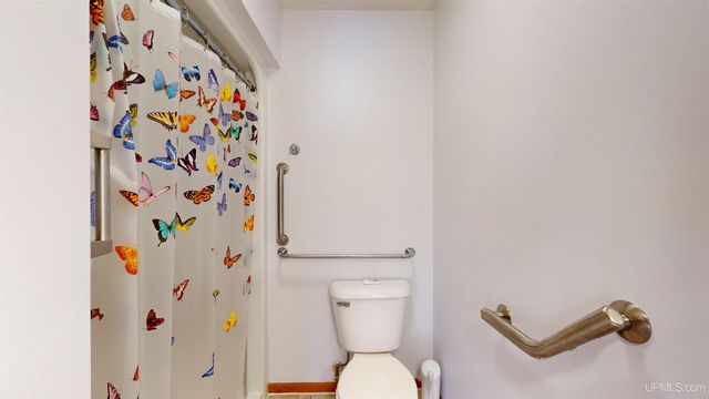 4318 K Road, Bark River, MI 49807